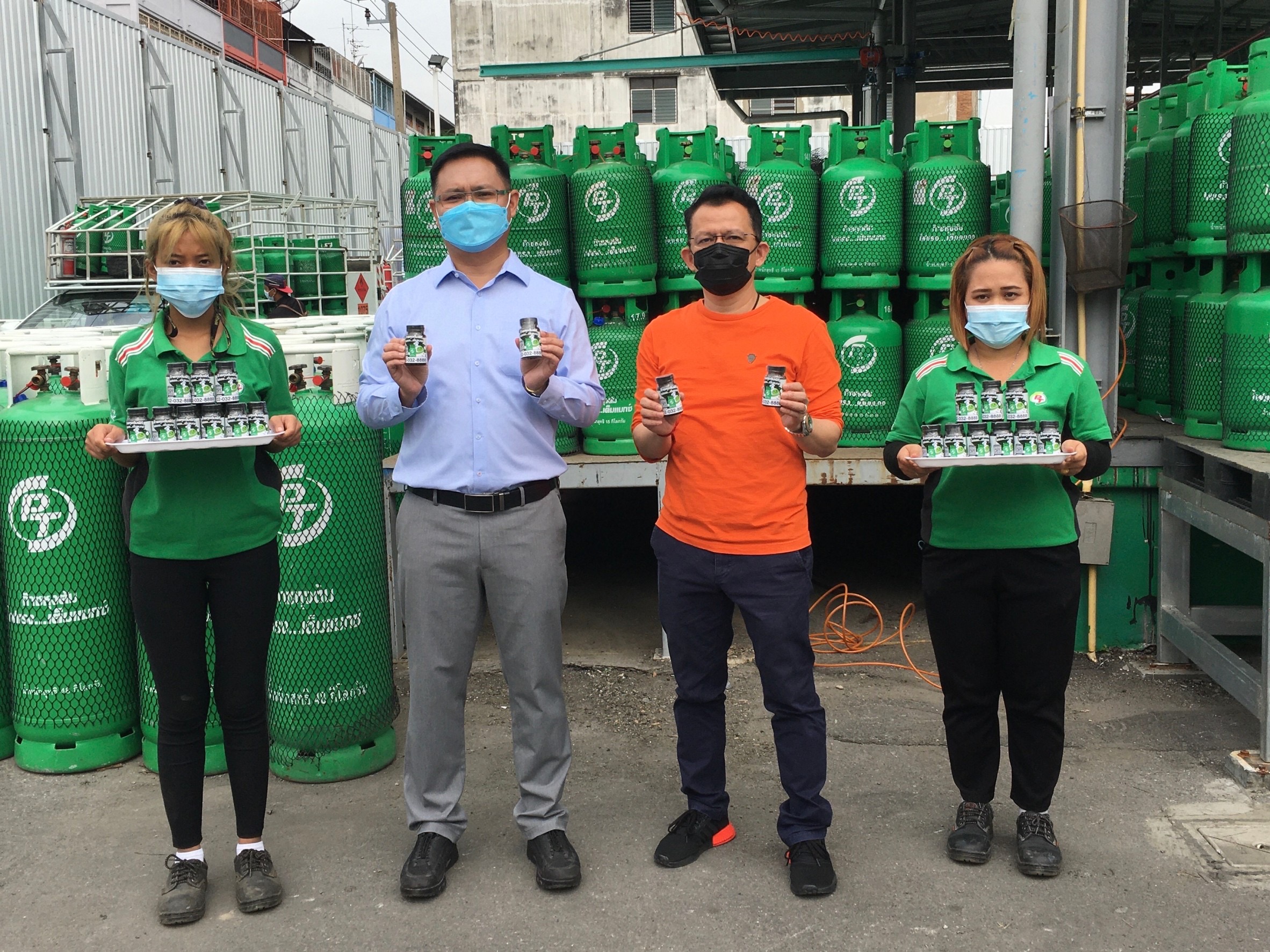 PT LPG ร่วมกับ 5 อาสา เพื่อประชาชน  ททบ.5 แจกฟ้าทะลายโจร เสริมภูมิคุ้มกันให้ชาวชุมชนรอบโรงบรรจุก๊าซ สุขสวัสดิ์ 26