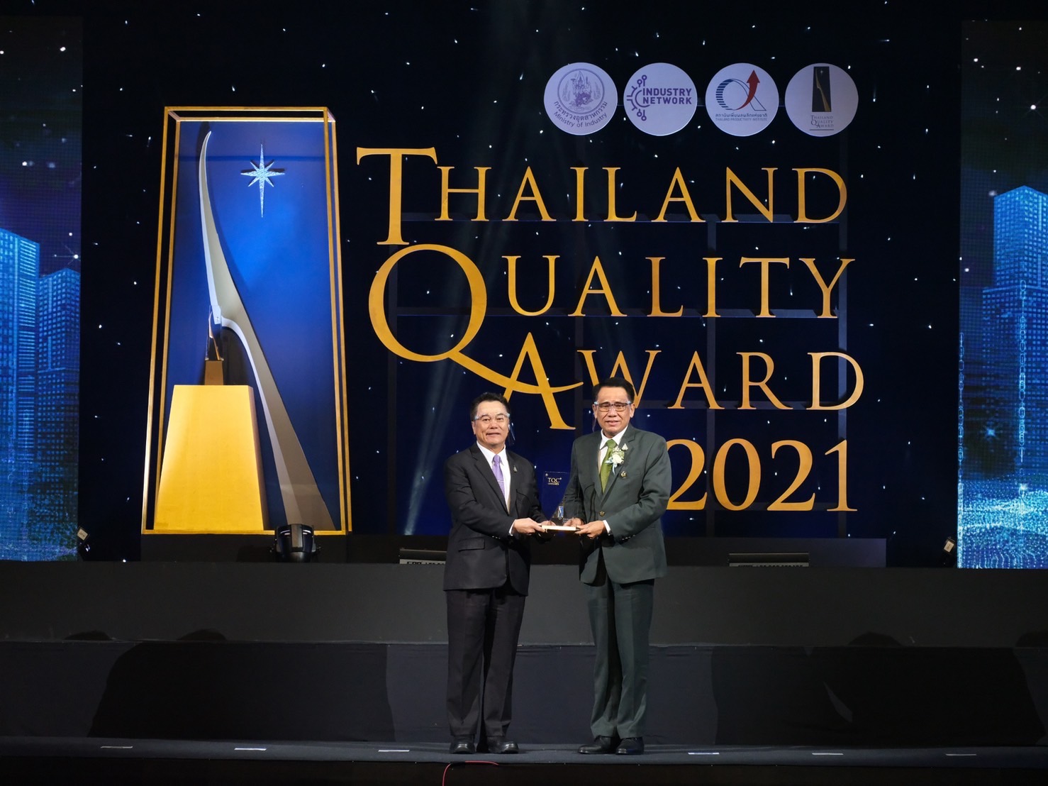 ธ.ก.ส. รับรางวัลงาน Thailand Quality Award 2021