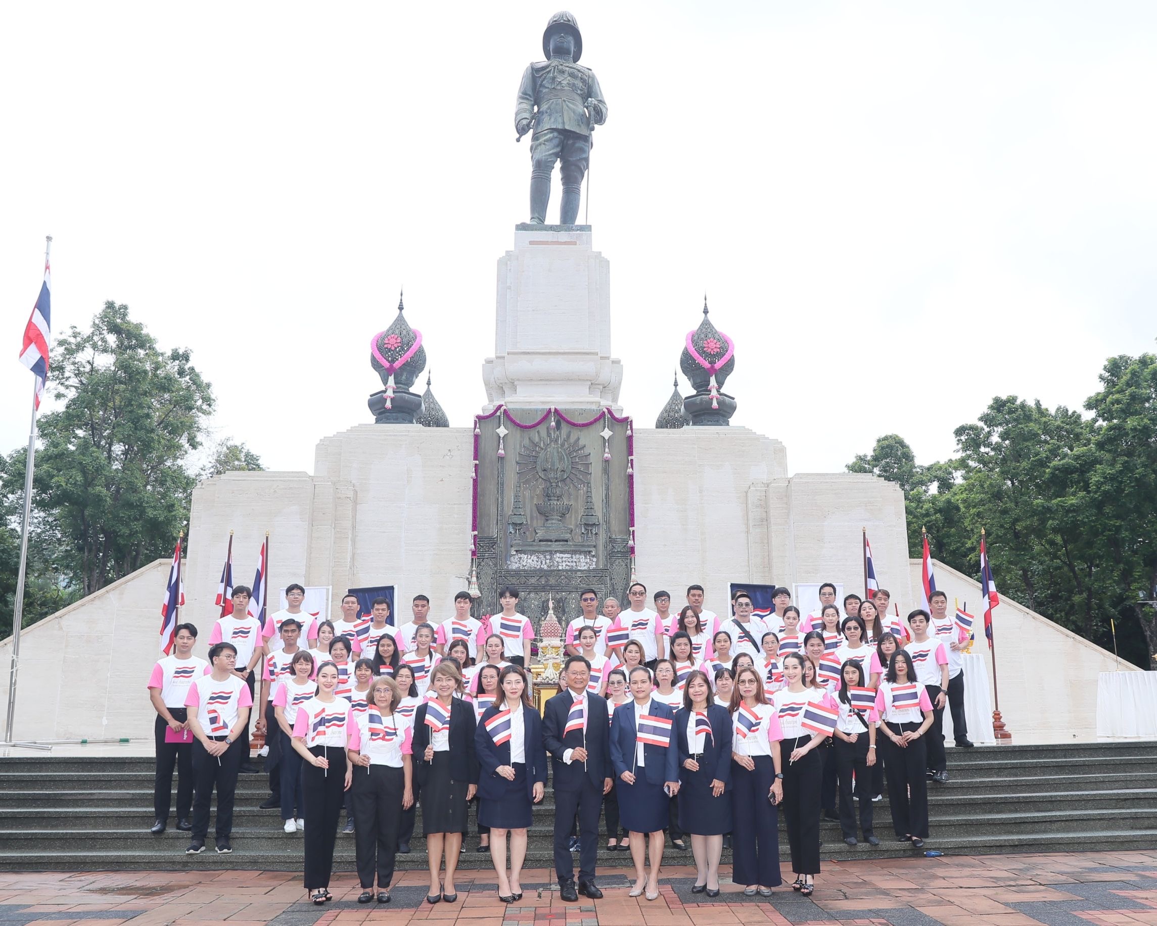 ออมสินร่วมภาคี น้อมรำลึกวันพระราชทานธงชาติไทย