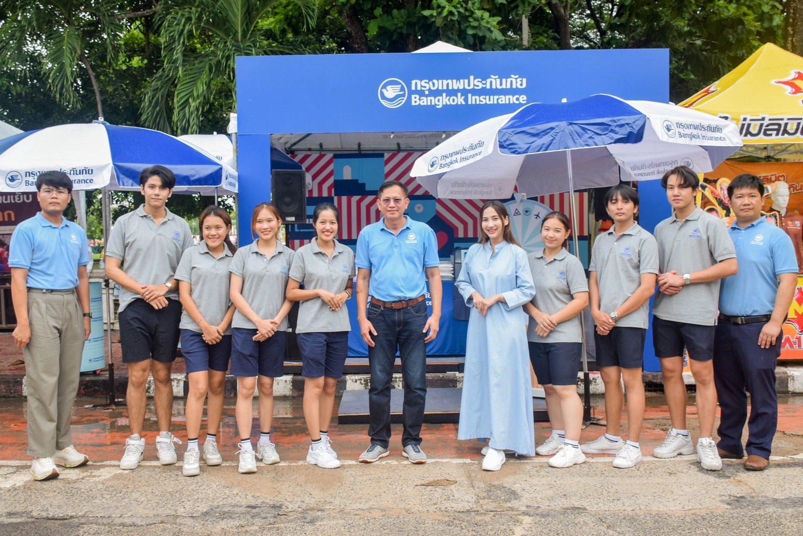 กรุงเทพประกันภัย ร่วมสนับสนุนกิจกรรมในงานประเพณีแห่เทียนพรรษา จ.อุบลราชธานี