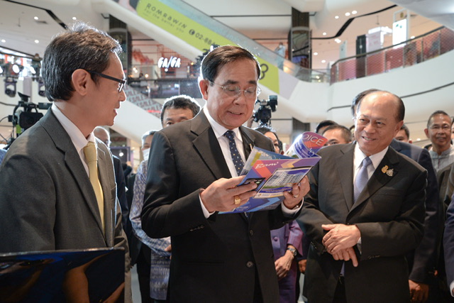 นายกรัฐมนตรีเยี่ยมชมบูธ BAM ในงาน DRIVES FOR CHANGING THAILAND